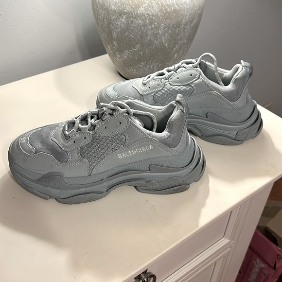 Balenciaga woman size 9 - Picture 1 of 3